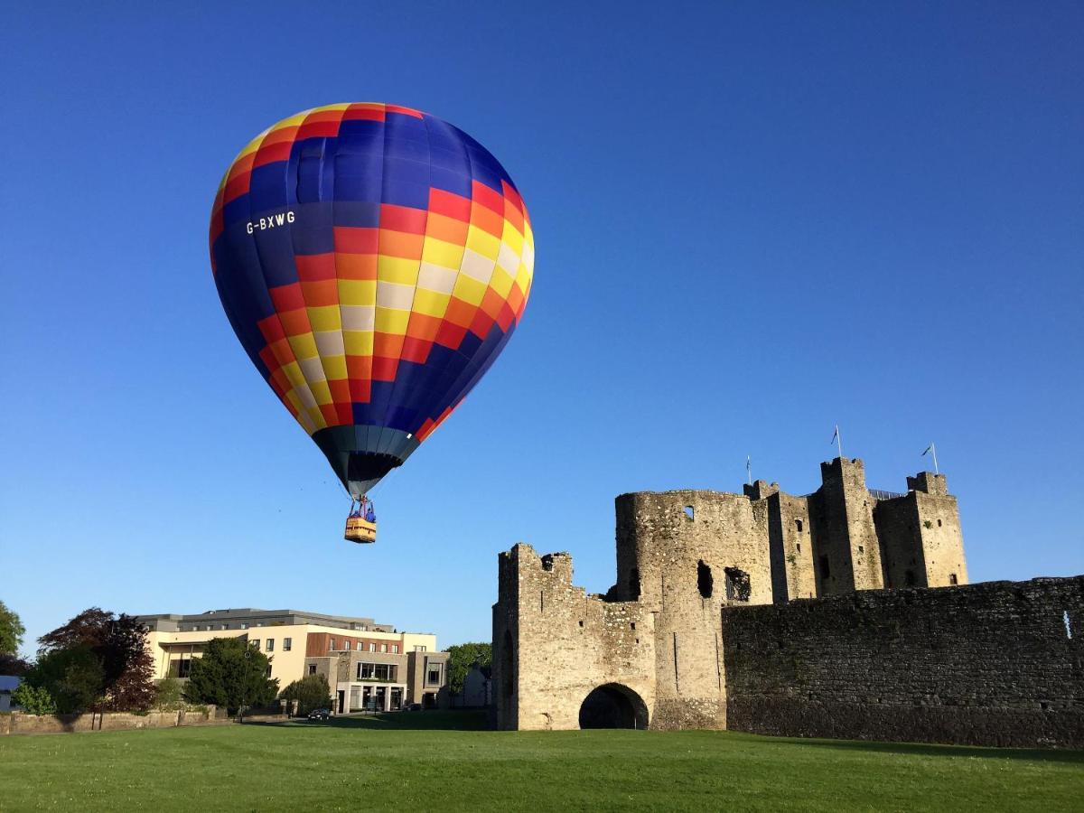 Trim Castle Hotel Екстер'єр фото
