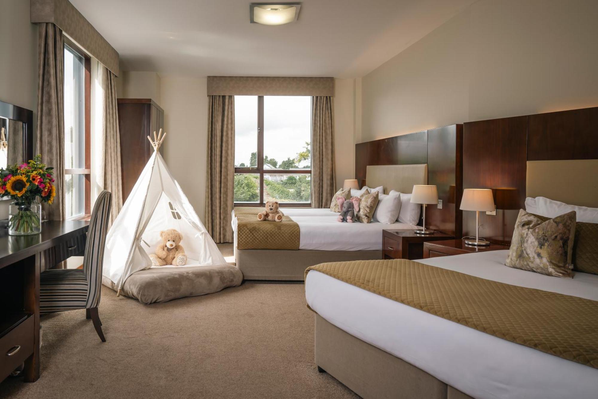 Trim Castle Hotel Екстер'єр фото