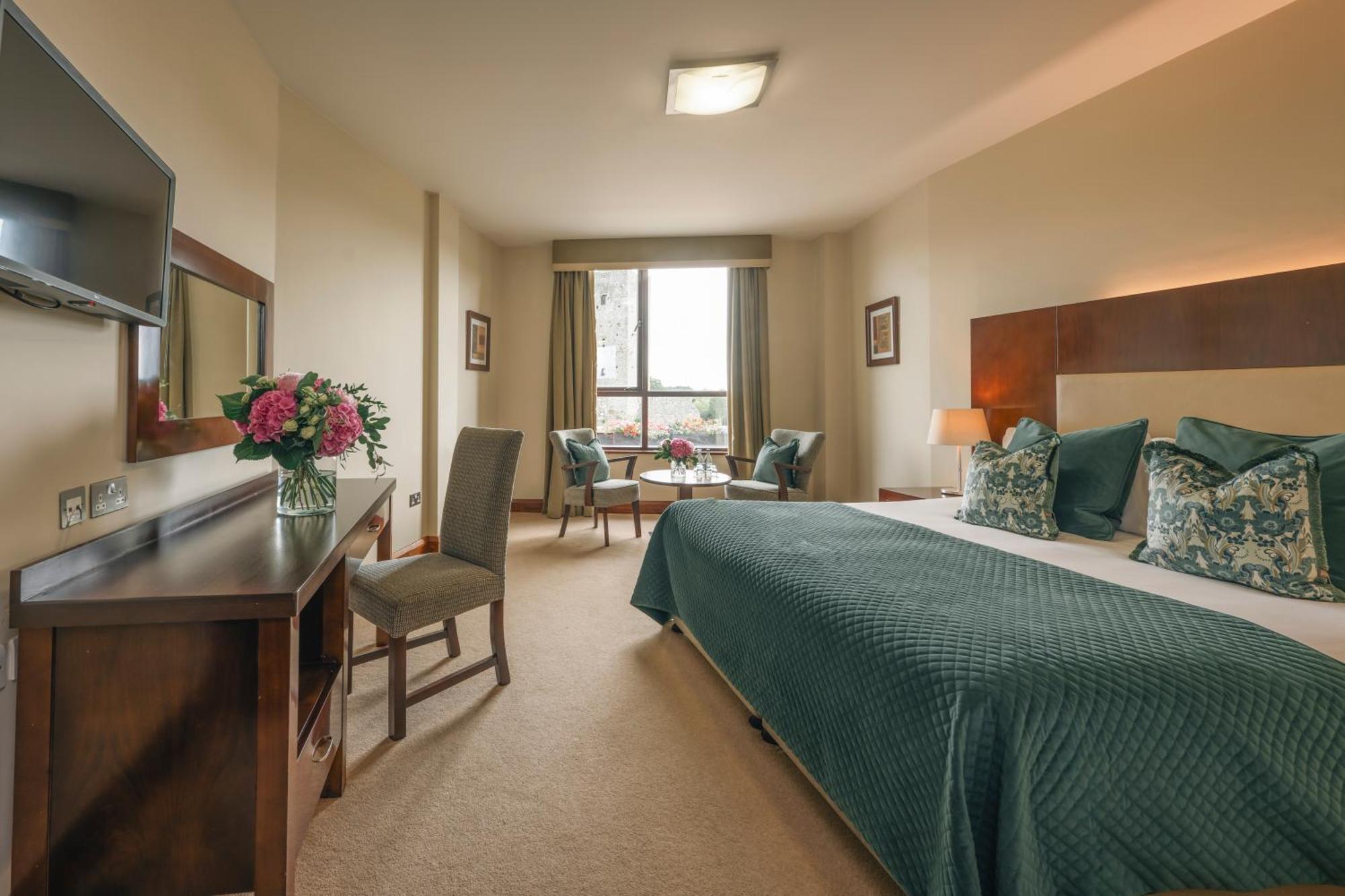 Trim Castle Hotel Екстер'єр фото
