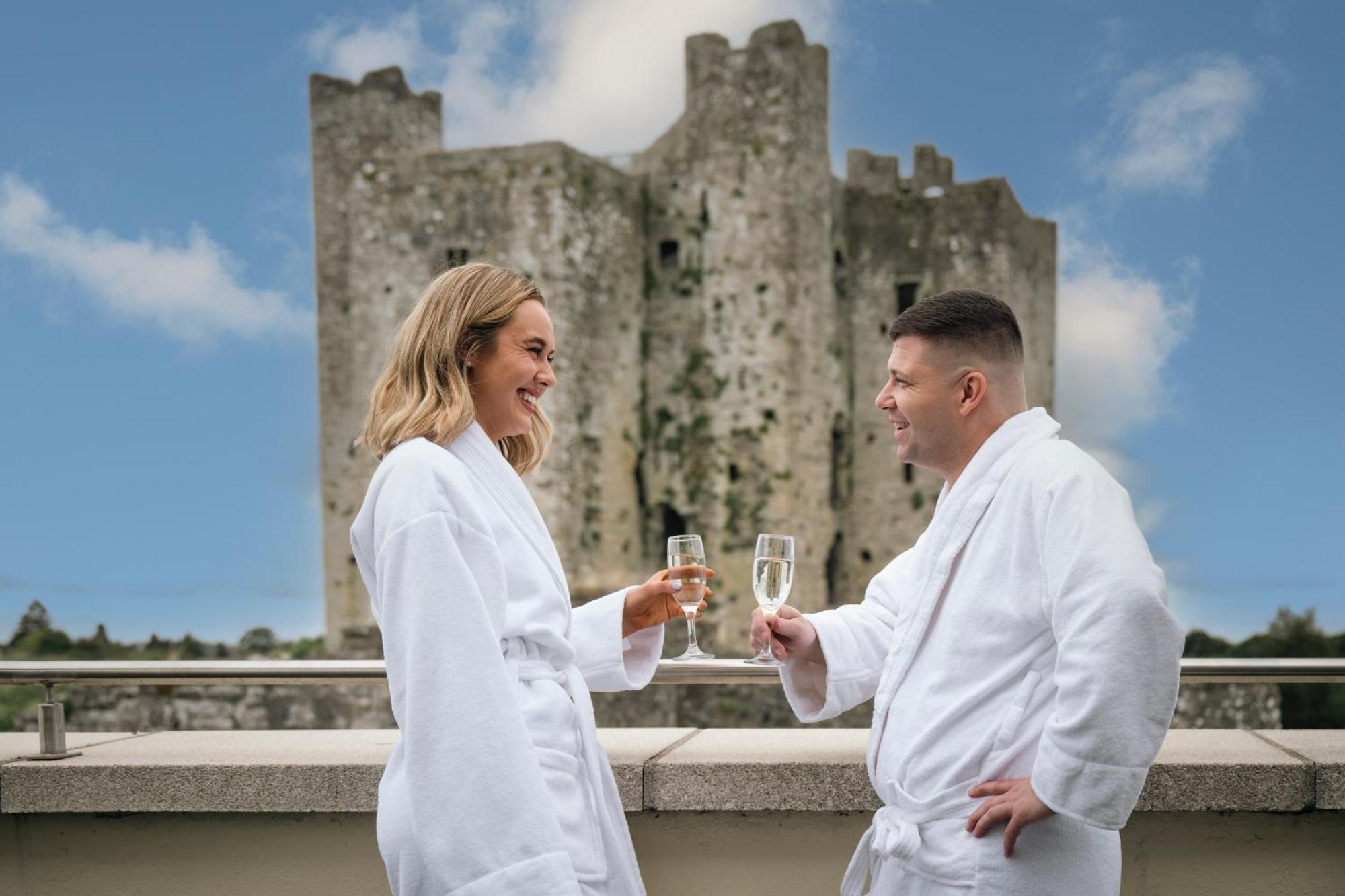 Trim Castle Hotel Екстер'єр фото