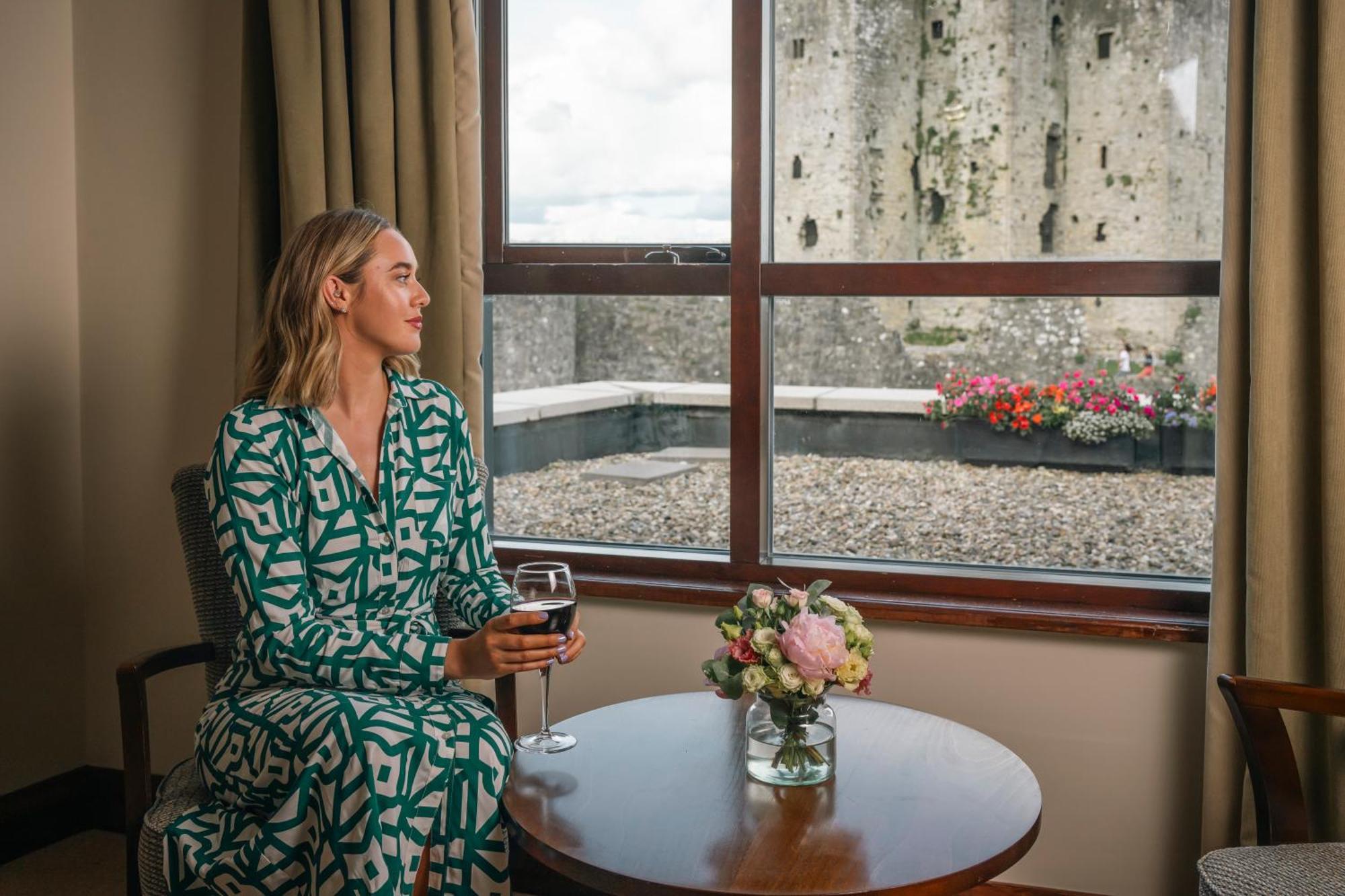 Trim Castle Hotel Екстер'єр фото