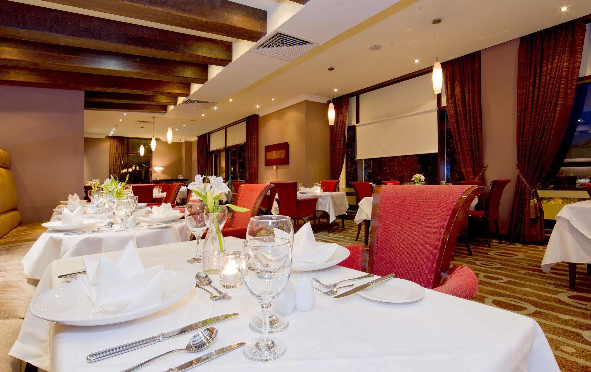 Trim Castle Hotel Екстер'єр фото